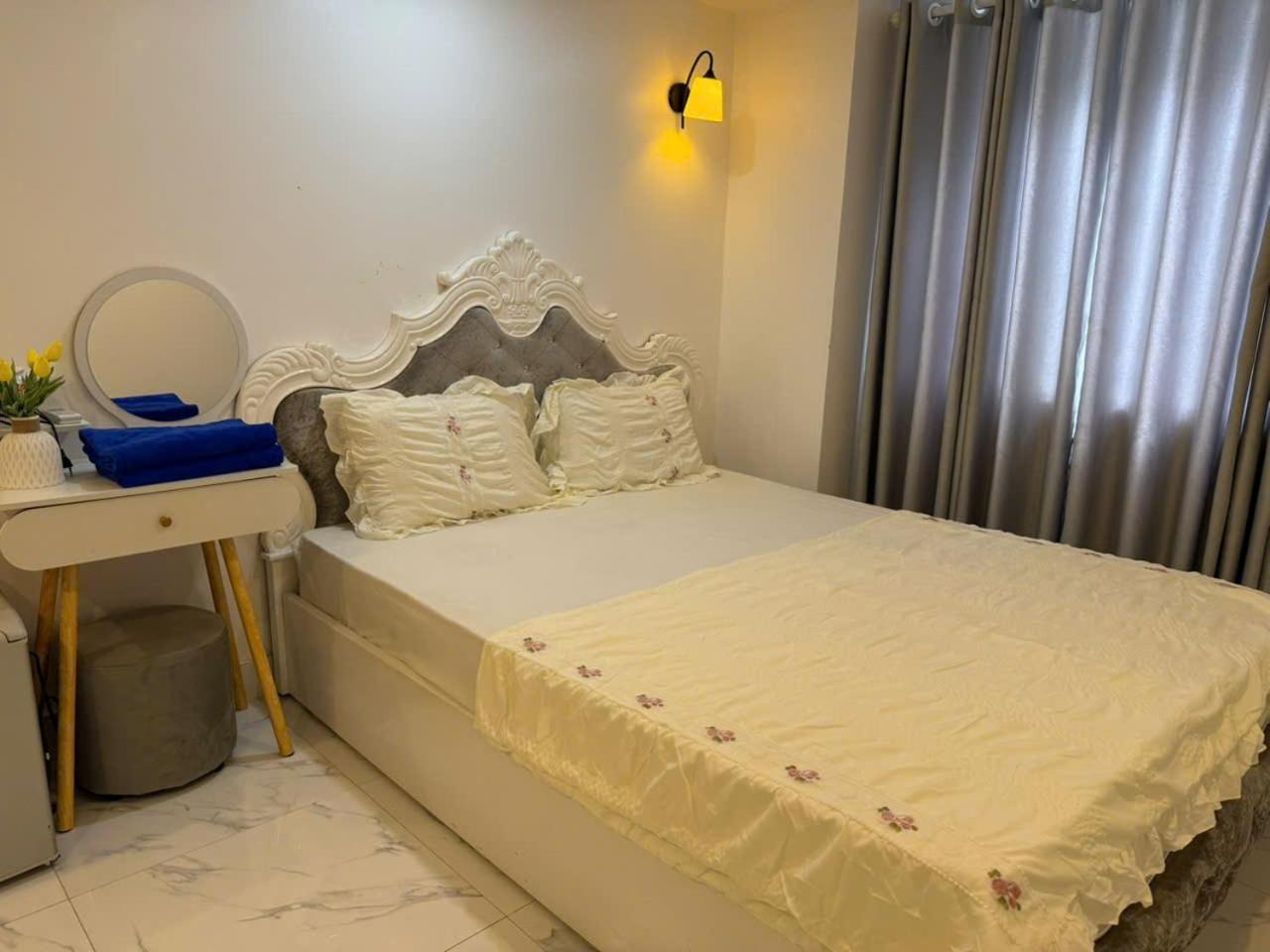 Проживание в семье Cat Ba Santorini *